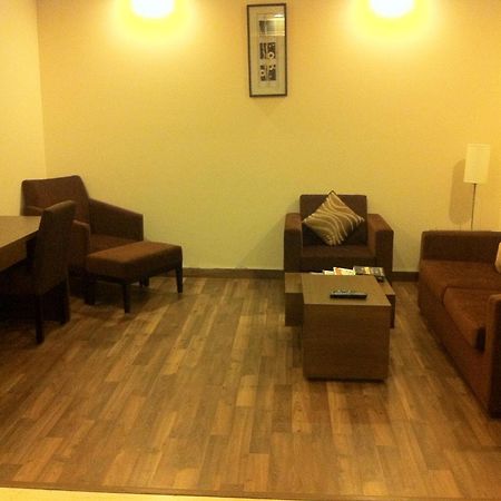Vibe By The Lalit Traveller Faridabad Exterior foto
