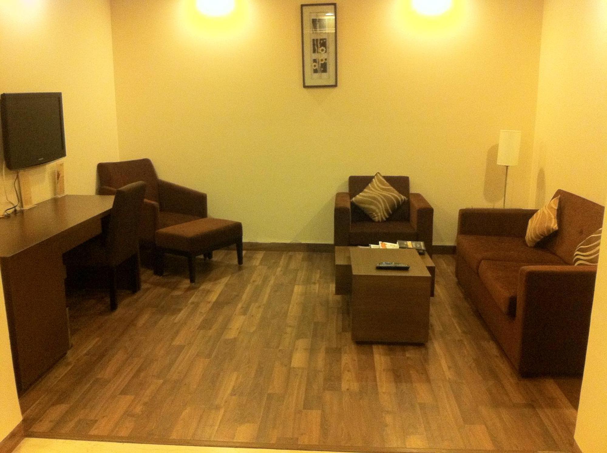 Vibe By The Lalit Traveller Faridabad Exterior foto