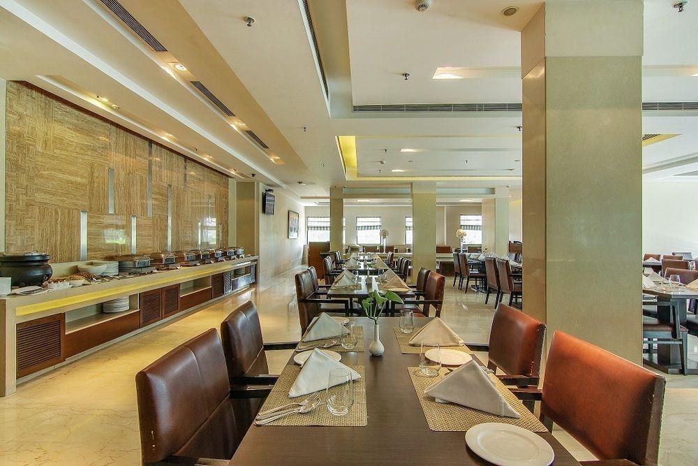 Vibe By The Lalit Traveller Faridabad Exterior foto