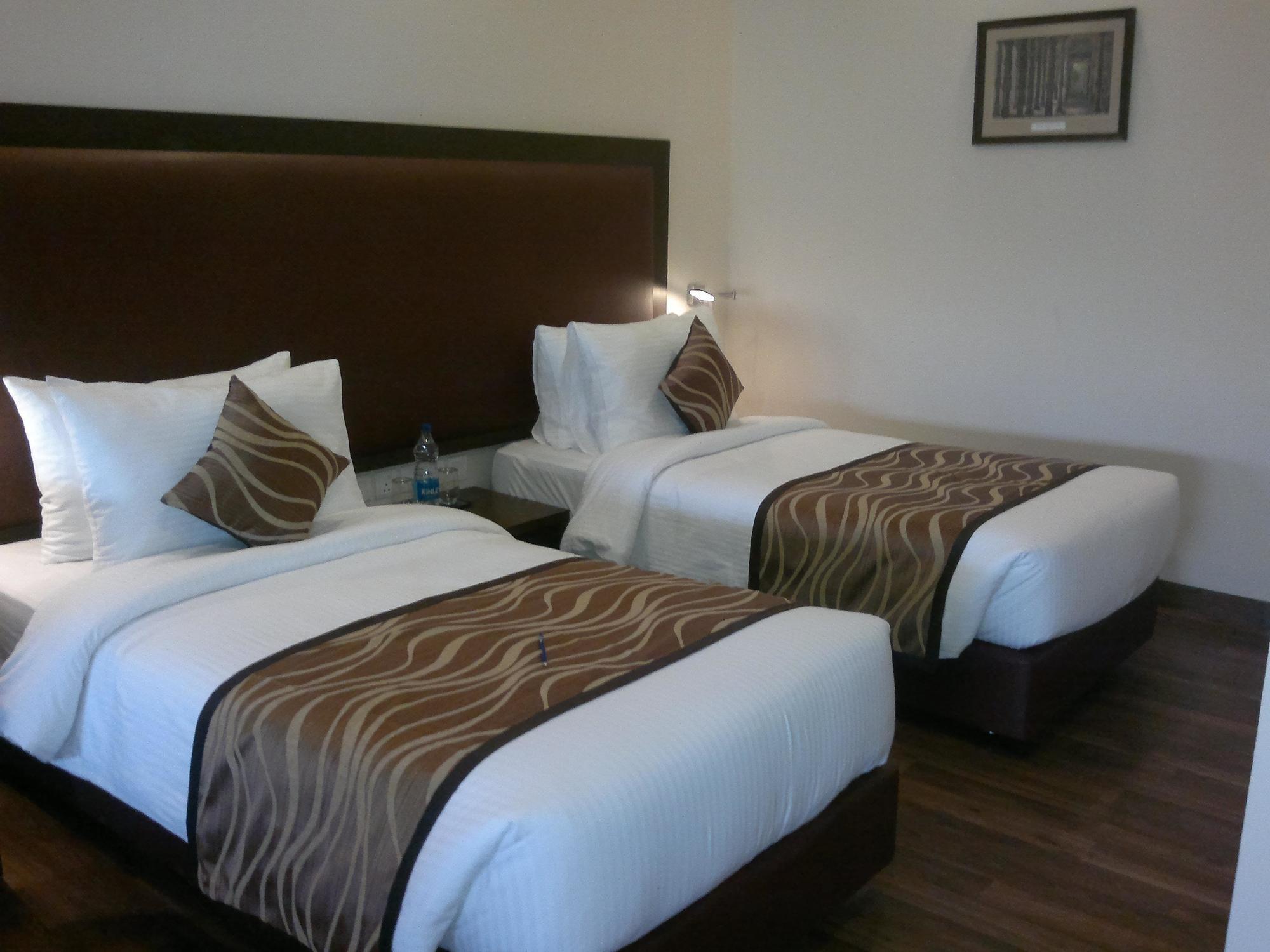 Vibe By The Lalit Traveller Faridabad Exterior foto