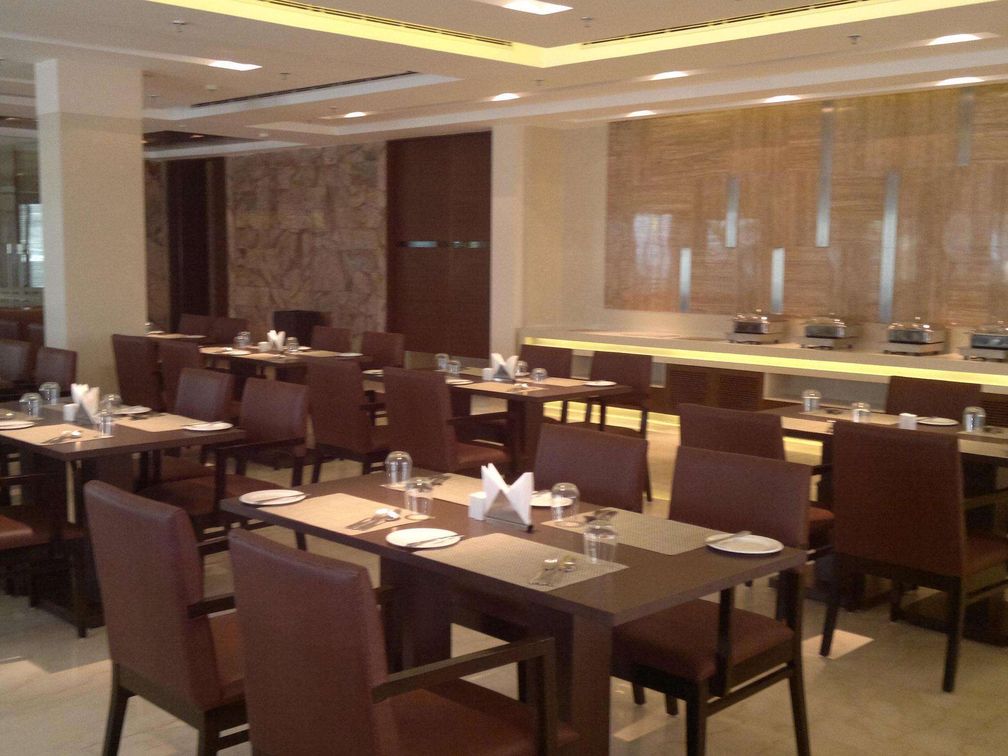 Vibe By The Lalit Traveller Faridabad Exterior foto