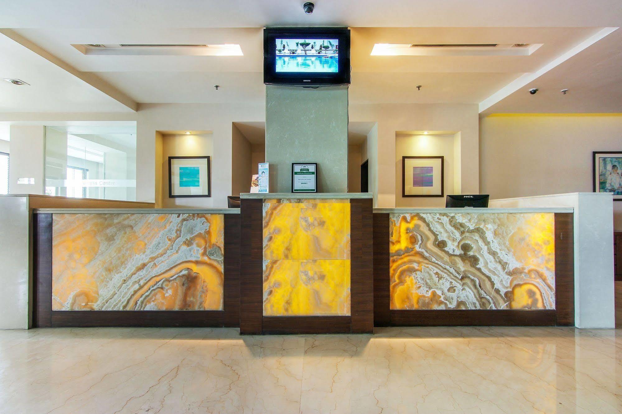 Vibe By The Lalit Traveller Faridabad Exterior foto
