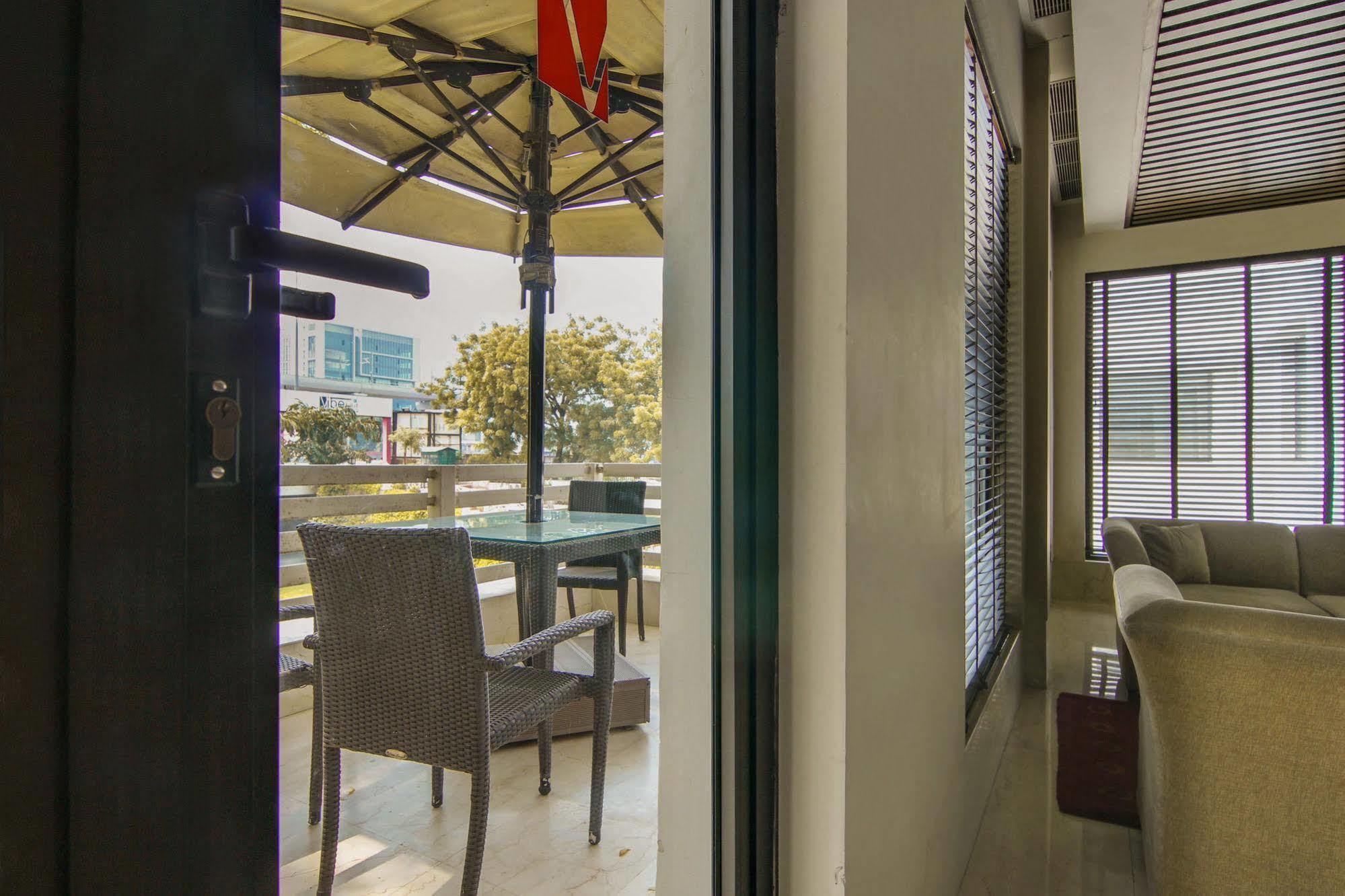 Vibe By The Lalit Traveller Faridabad Exterior foto