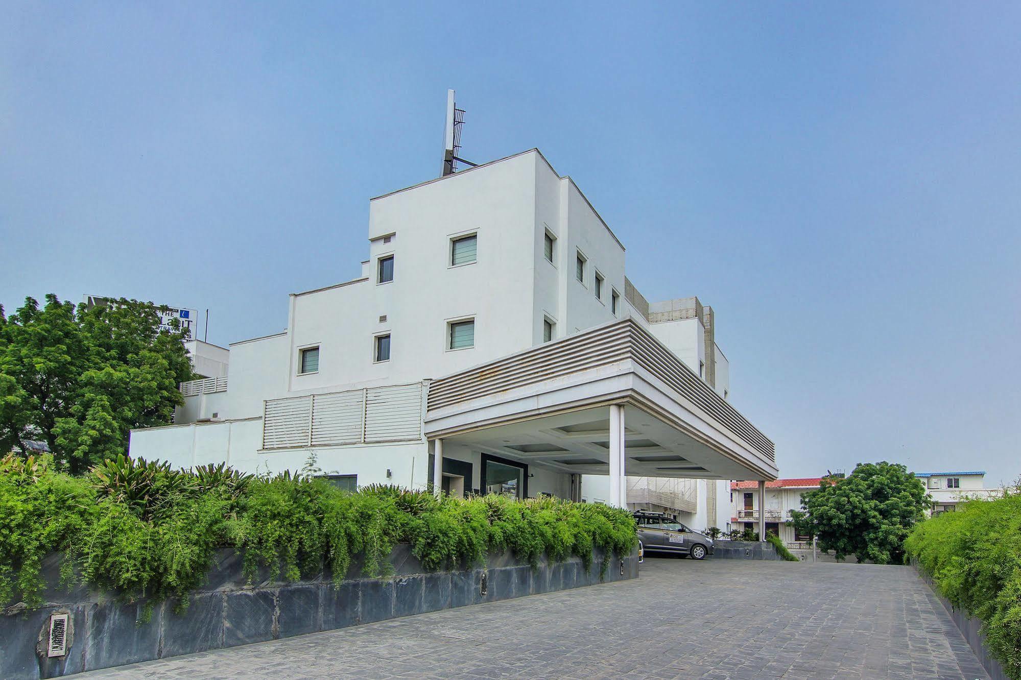 Vibe By The Lalit Traveller Faridabad Exterior foto