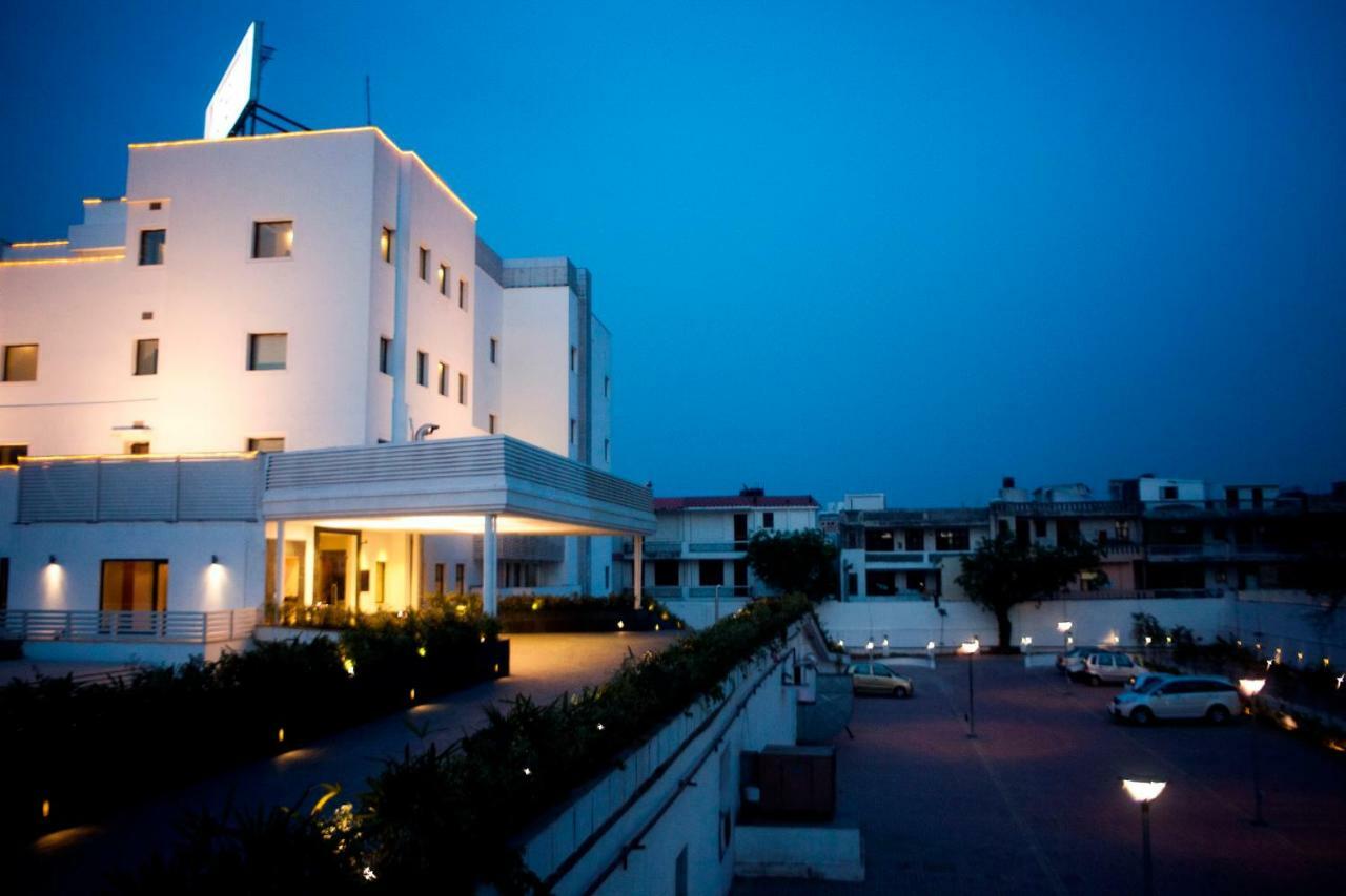 Vibe By The Lalit Traveller Faridabad Exterior foto